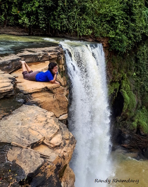 Suasana di Curug Awang
